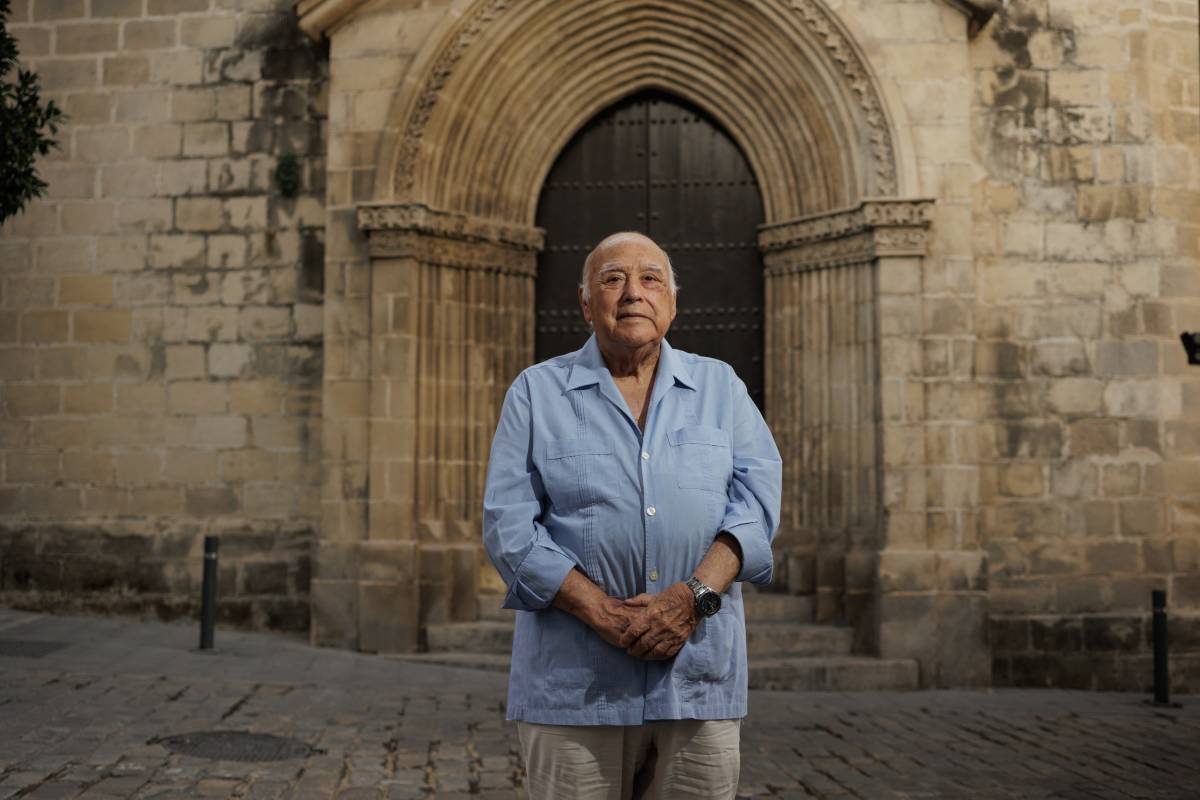PACO GONZÁLEZ COFRADE EJEMPLAR