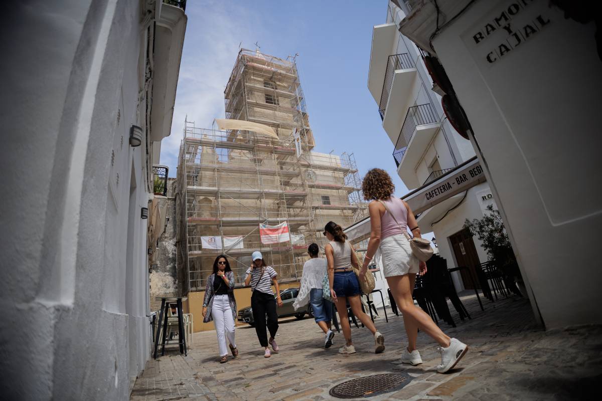 Vejer protege uno de sus grandes símbolos: así avanza la restauración de la torre que lo vigila desde hace siglos