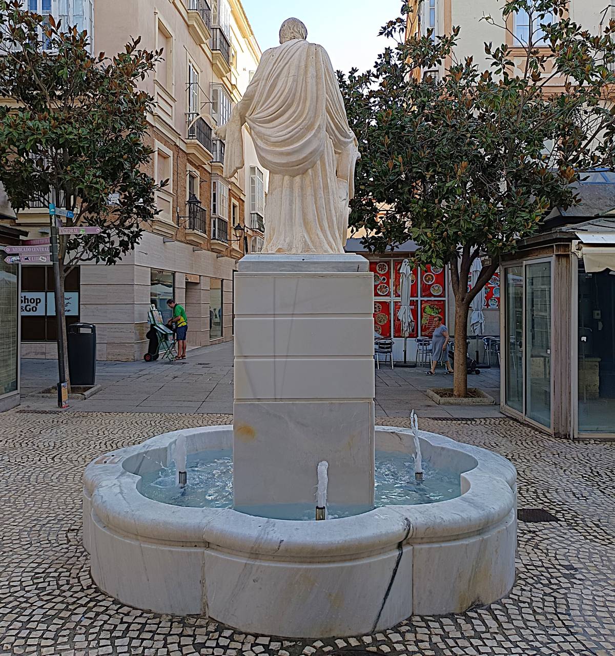 Fuente de Columela, vista posterior.