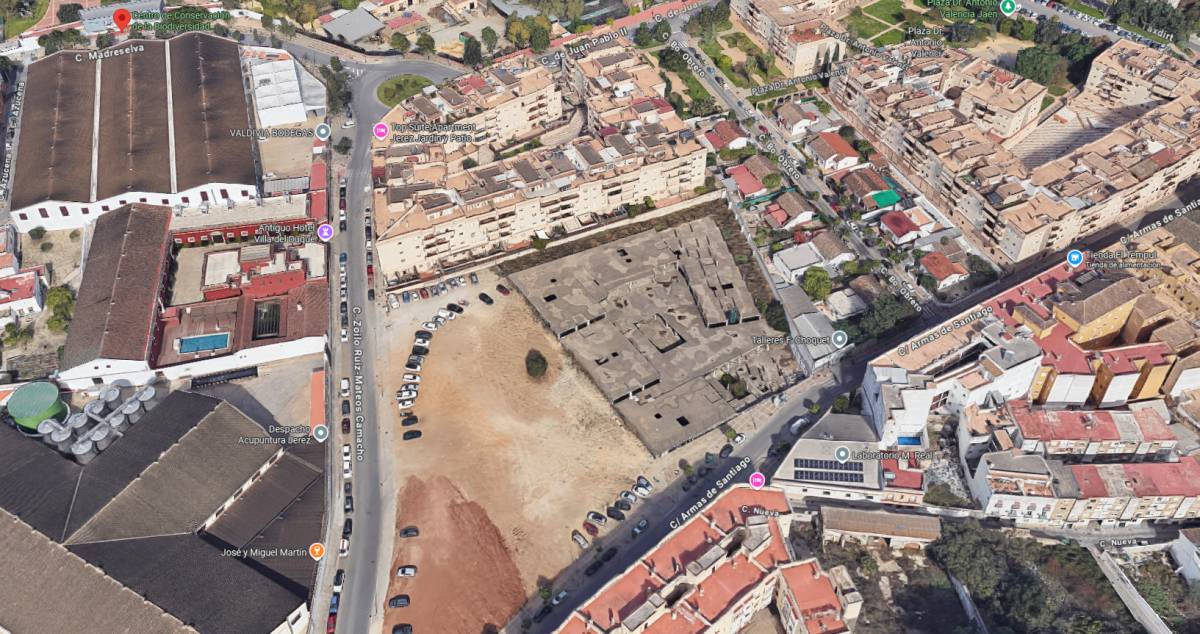 Vista de la obra desde el aire, con un recinto a medio construir de unos 3.000 metros cuadrados. - Vista de la obra desde el aire, con un recinto a medio construir de unos 3.000 metros cuadrados.