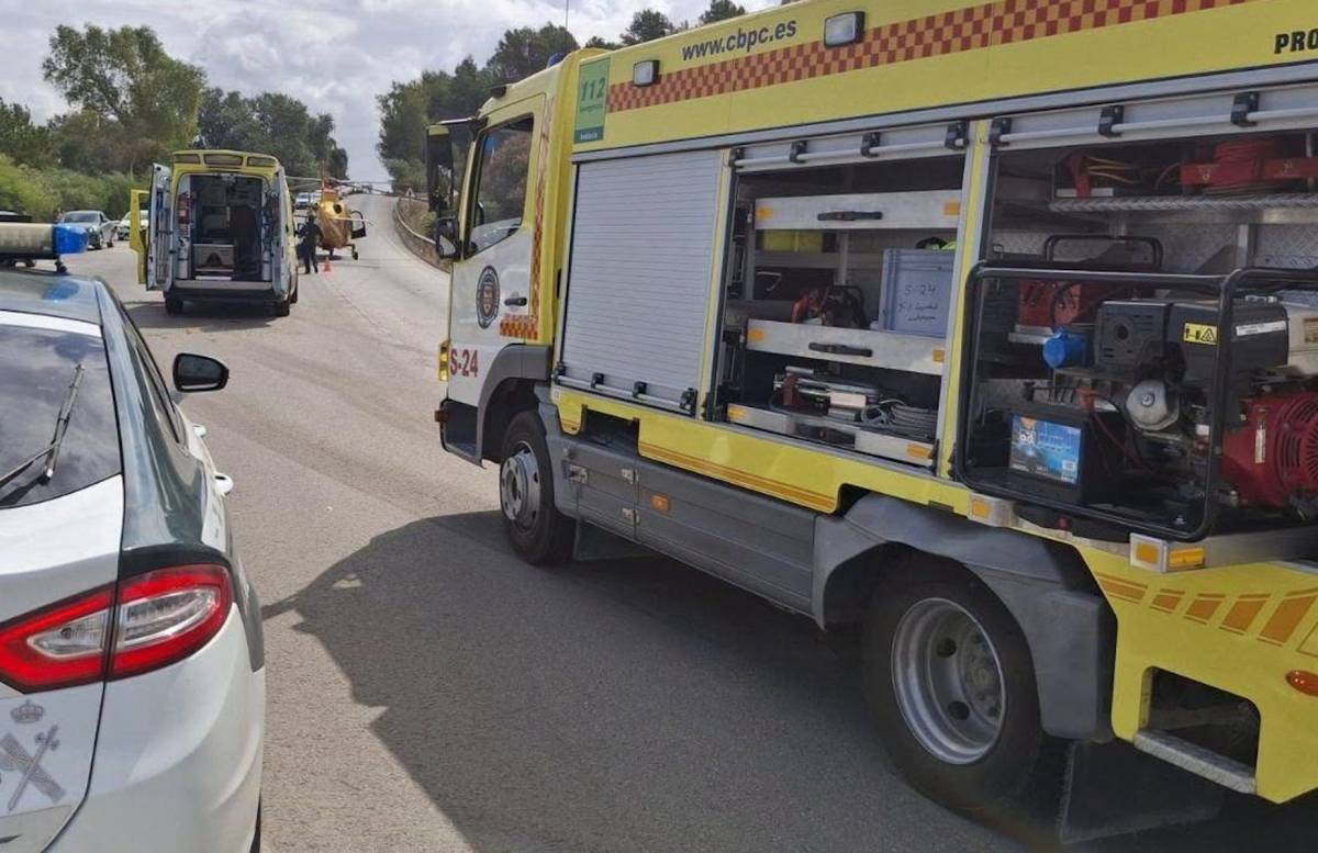 Accidente mortal en una carretera de Arcos: un hombre de 37 años choca contra un camión