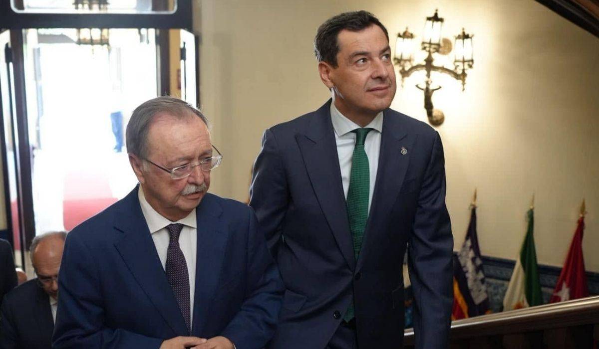Moreno, a la llegada a Ceuta. - Moreno, a la llegada a Ceuta.