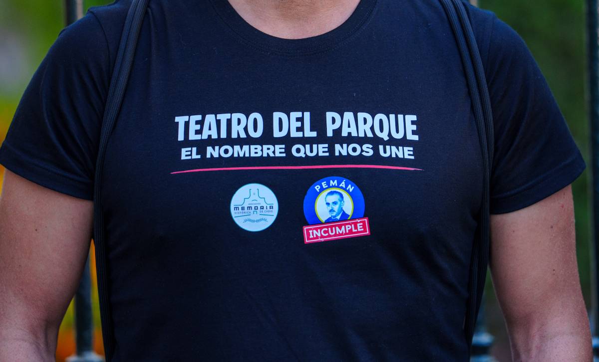 Concentración Teatro Peman Cádiz - José María Reyna Concentración Teatro Peman Cádiz