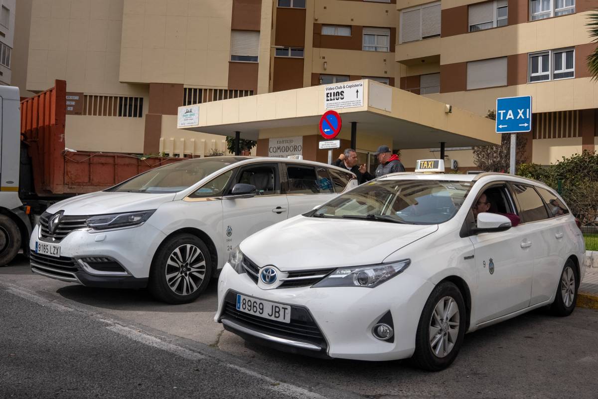 Cádiz abre el proceso para obtener el permiso de taxista: examen de 40 preguntas y una tasa de 8,10 euros