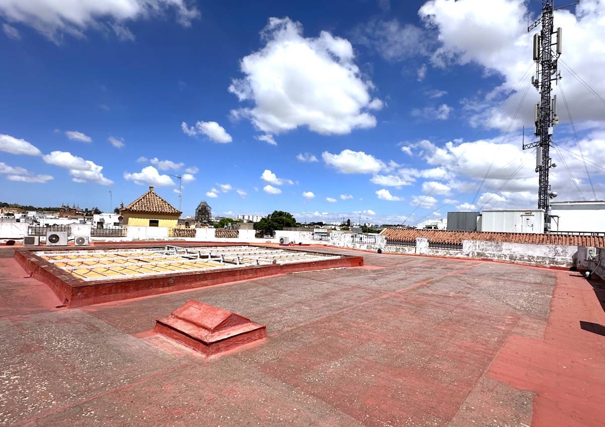 El ansiado fin de las goteras en la Biblioteca del Centro de Jerez