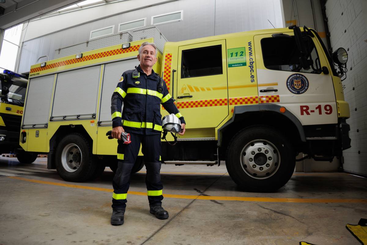 FERNANDO BOMBERO CADIZ INCEDIO AVILA