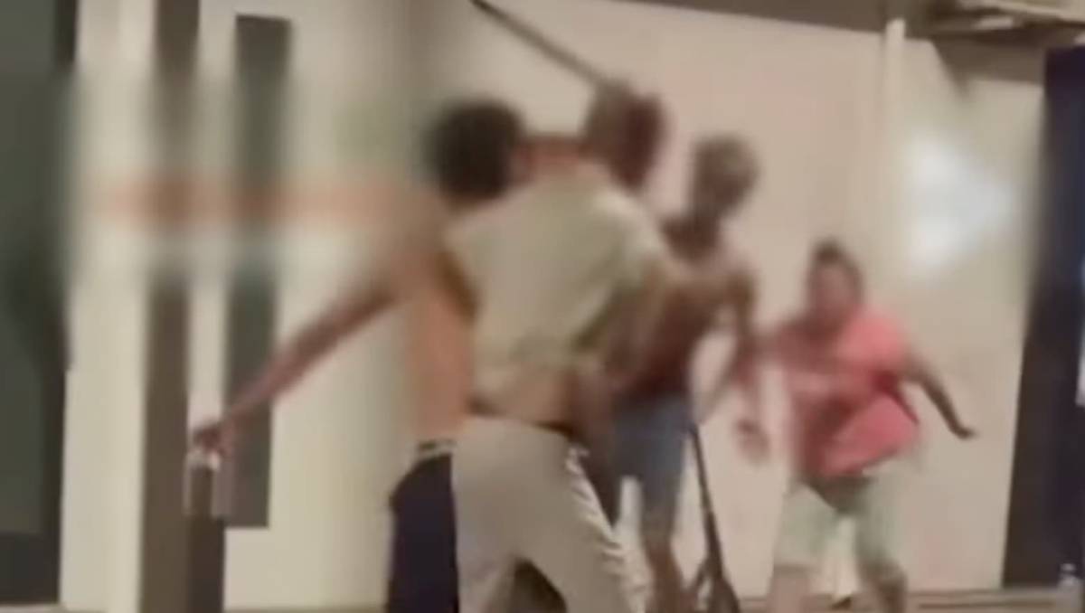 Una brutal pelea a cuchilladas que sembró el terror en un pueblo de Granada deja una mujer con un machetazo y dos detenidos