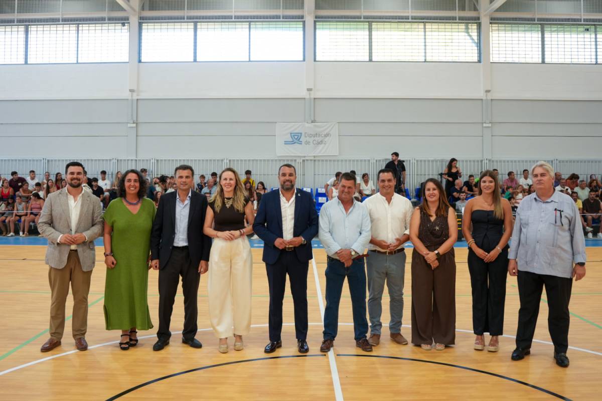 Algar estrena un pabellón polideportivo construido en una antigua escombrera