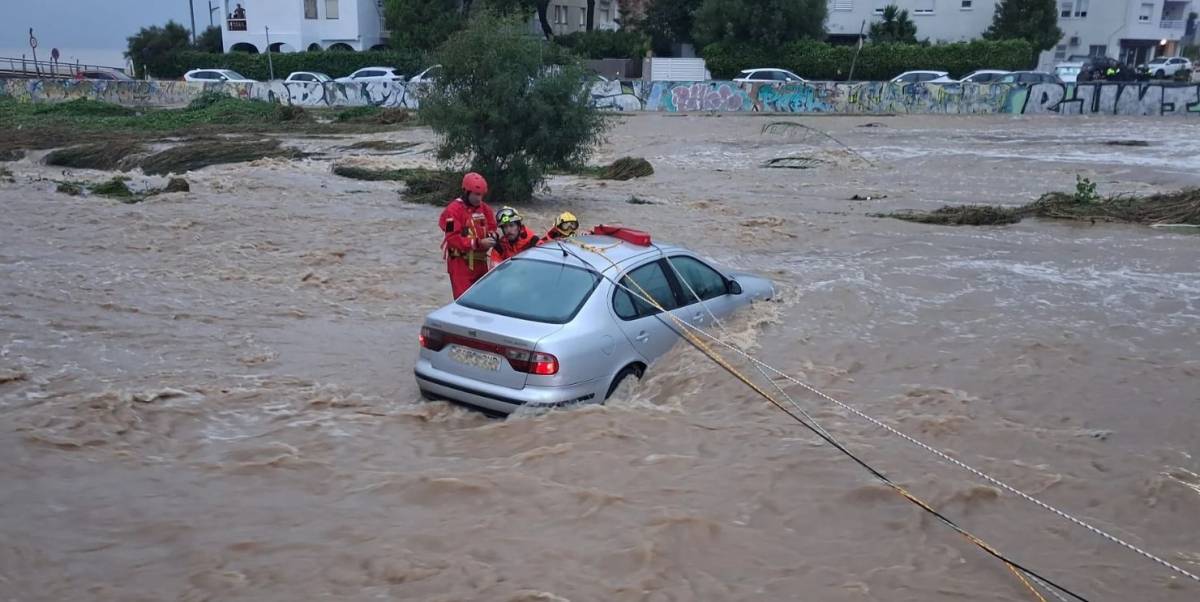 Un episodio de lluvias torrenciales en Tarragona deja siete heridos, uno de ellos crítico, y cientos de desalojos