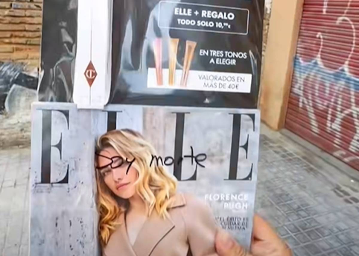Una librería de Sevilla planta cara a la locura por la revista ELLE que regala un producto valorado en más de 40 euros