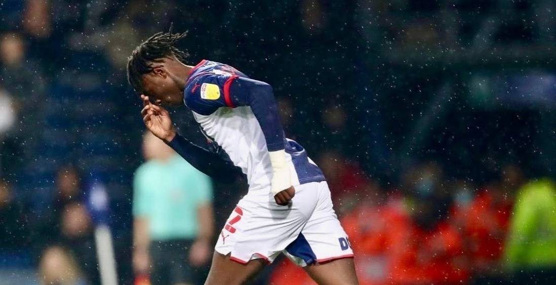 Fallece en pleno partido un futbolista portugués de 25 años, conocido tras su paso por clubes ingleses como el Chelsea