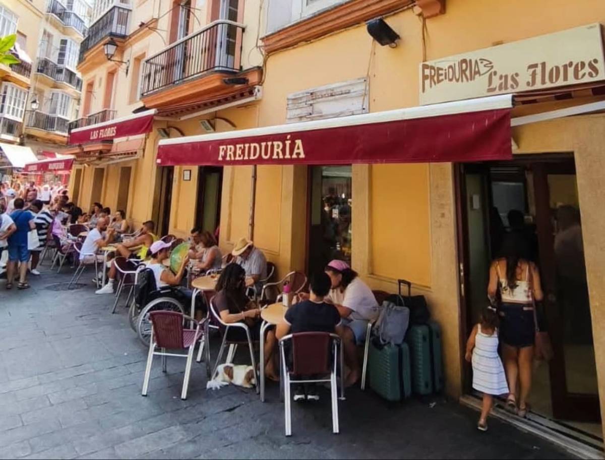 La histórica Freiduría Las Flores, Premio Turismo de Cádiz cuando está a punto de cumplir un siglo