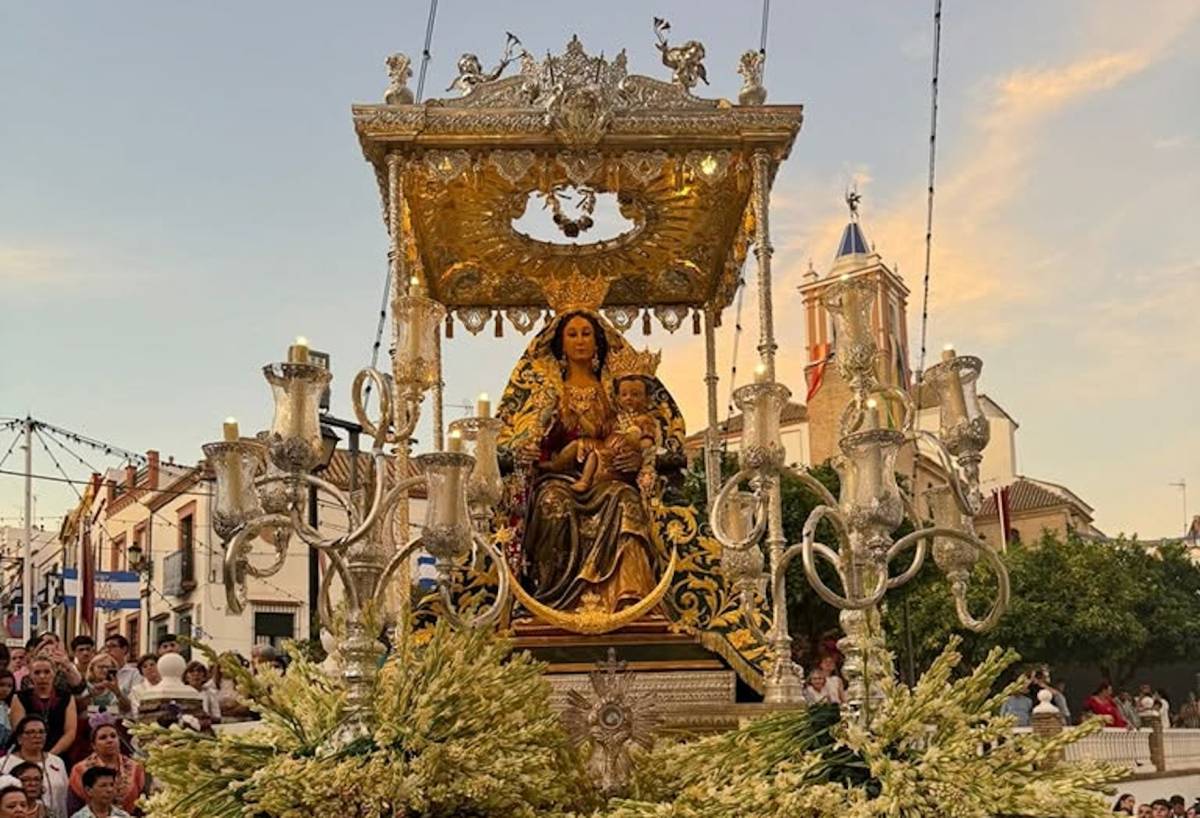 Procesión de Santa María del Alcor Coronada.