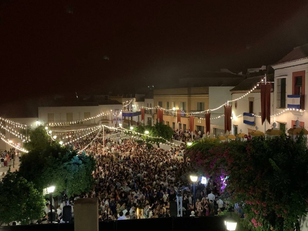 Ambiente nocturno durante las fiestas de El Viso del Alcor.