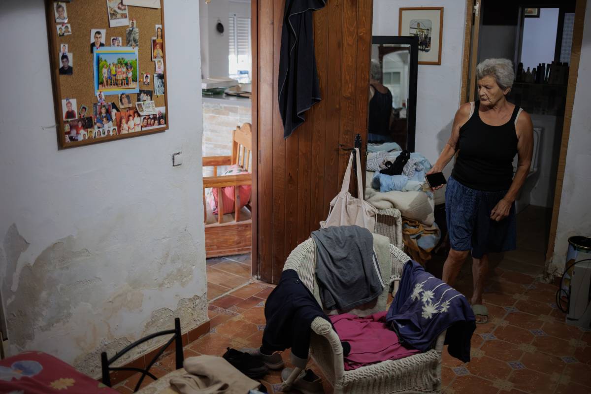 Vivir entre humedades en el Jerez rural con un hijo con 84% de discapacidad: el drama de Marina en Las Quinientas