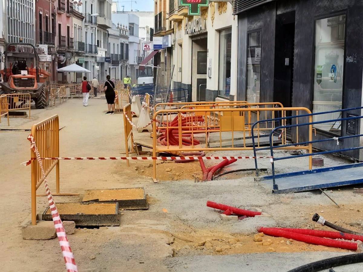Trabajos en el entorno de la calle La Mina y la Plaza del Cabildo.