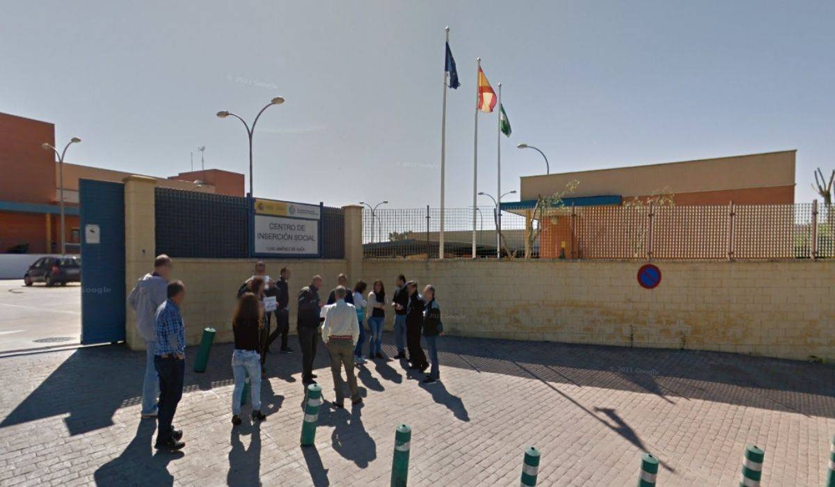Tres funcionarios agredidos por un interno fuera de sí en el Psiquiátrico Penitenciario de Sevilla: 
