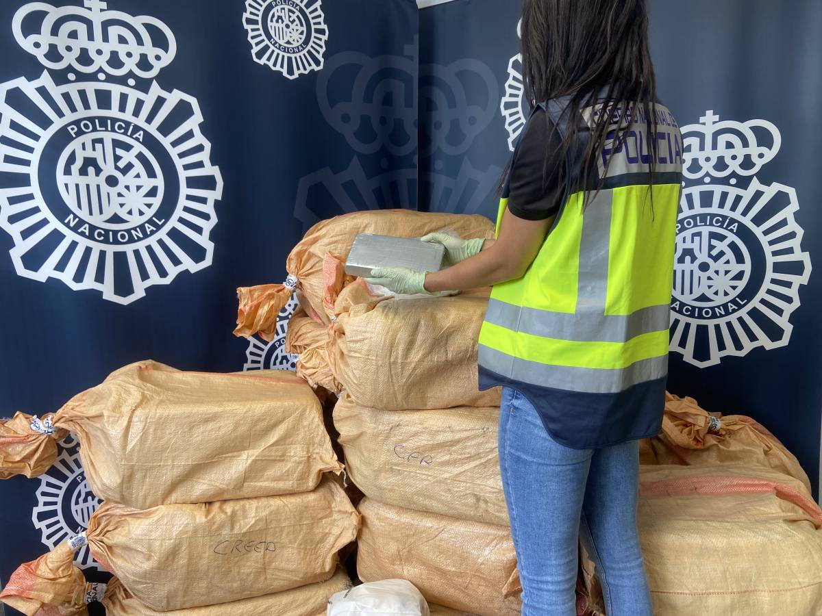 Detienen a un menor de edad que iba con más de 500 kilos de cocaína en el coche por la Ruta de la Plata