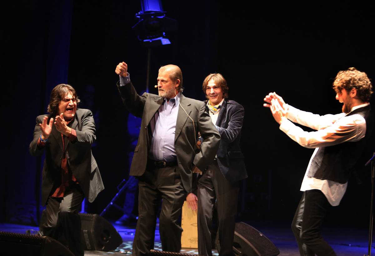Enrique Soto 'Sordera' con su familiar en el Festival de Nimes 2016
