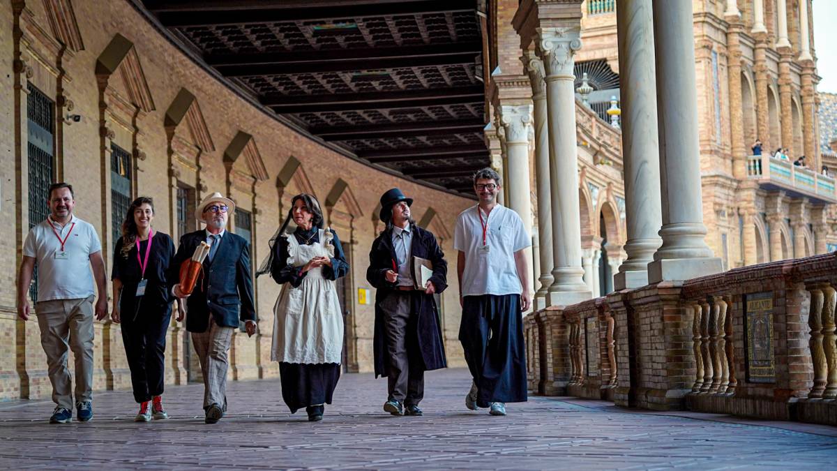 camino al 29 visita teatralizada parque maria luisa plaza españa sevilla engranajes culturales