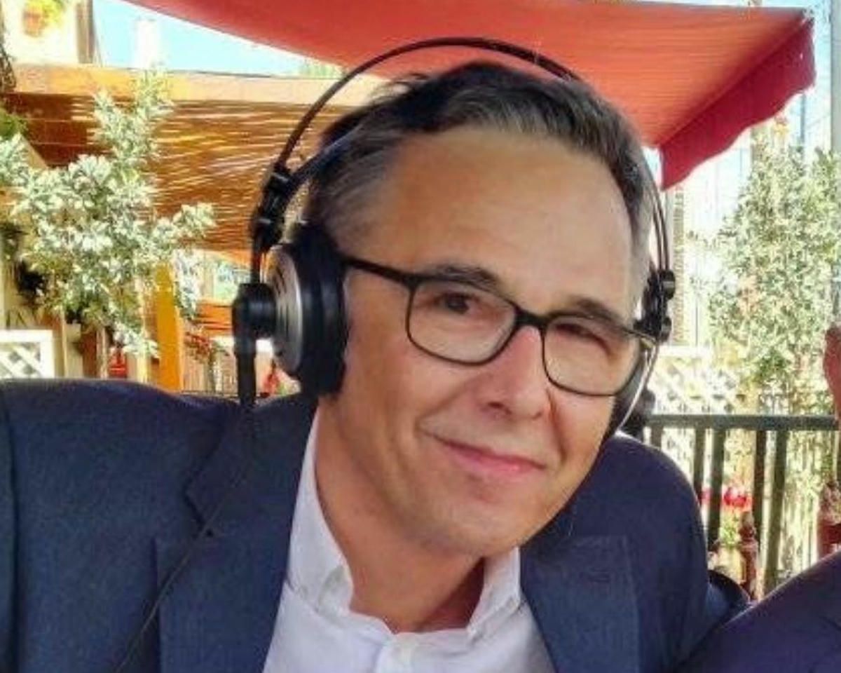 Juan Ignacio López y su eterna media sonrisa, en una retransmisión desde la Feria de Jerez. - 
