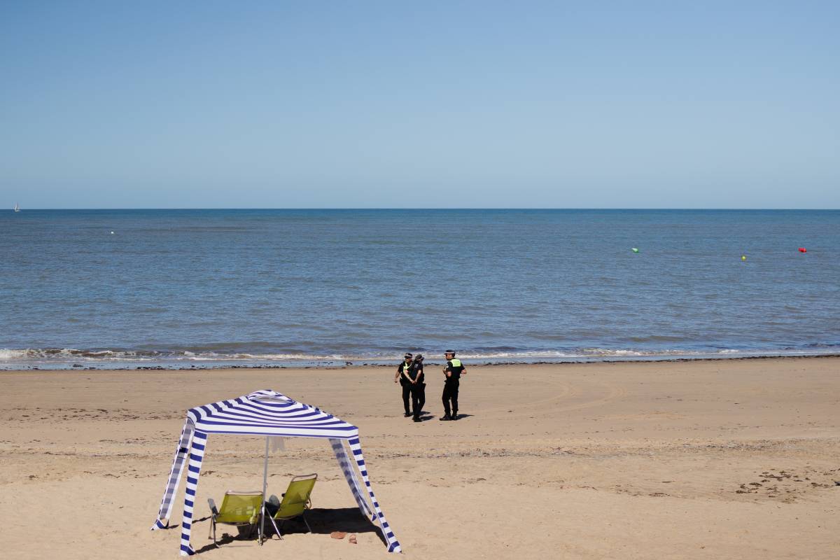 PLAYA BANDERA ROJA