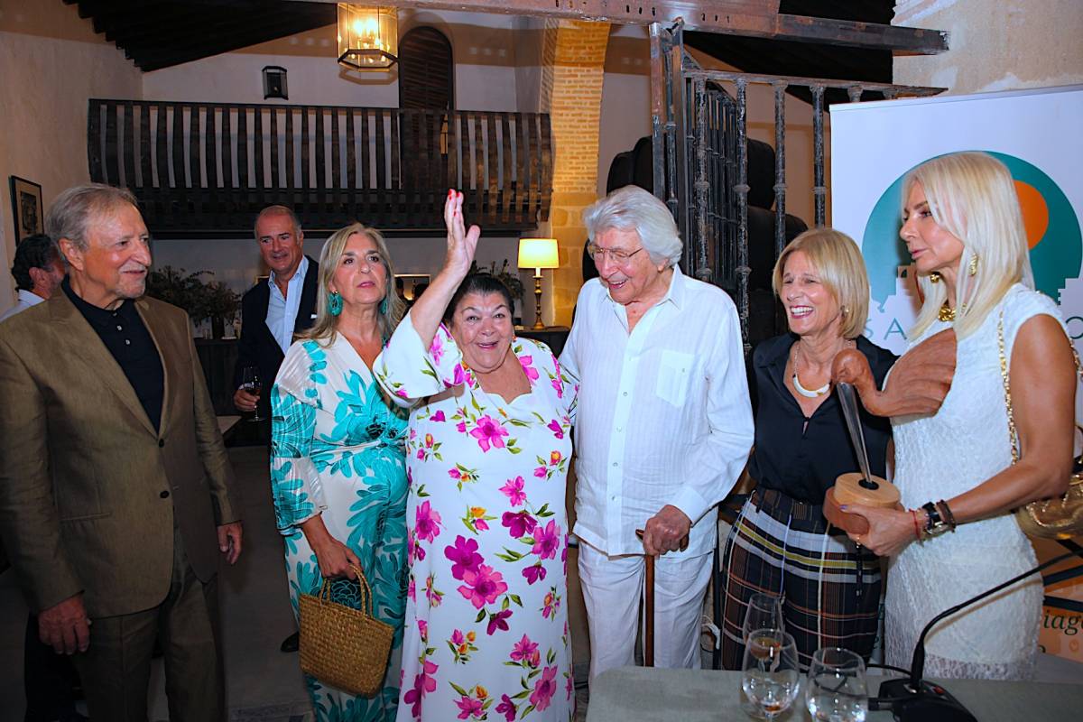 Manuel Alejandro, premiado en Jerez a sus 94 años, en su barrio de Santiago: 