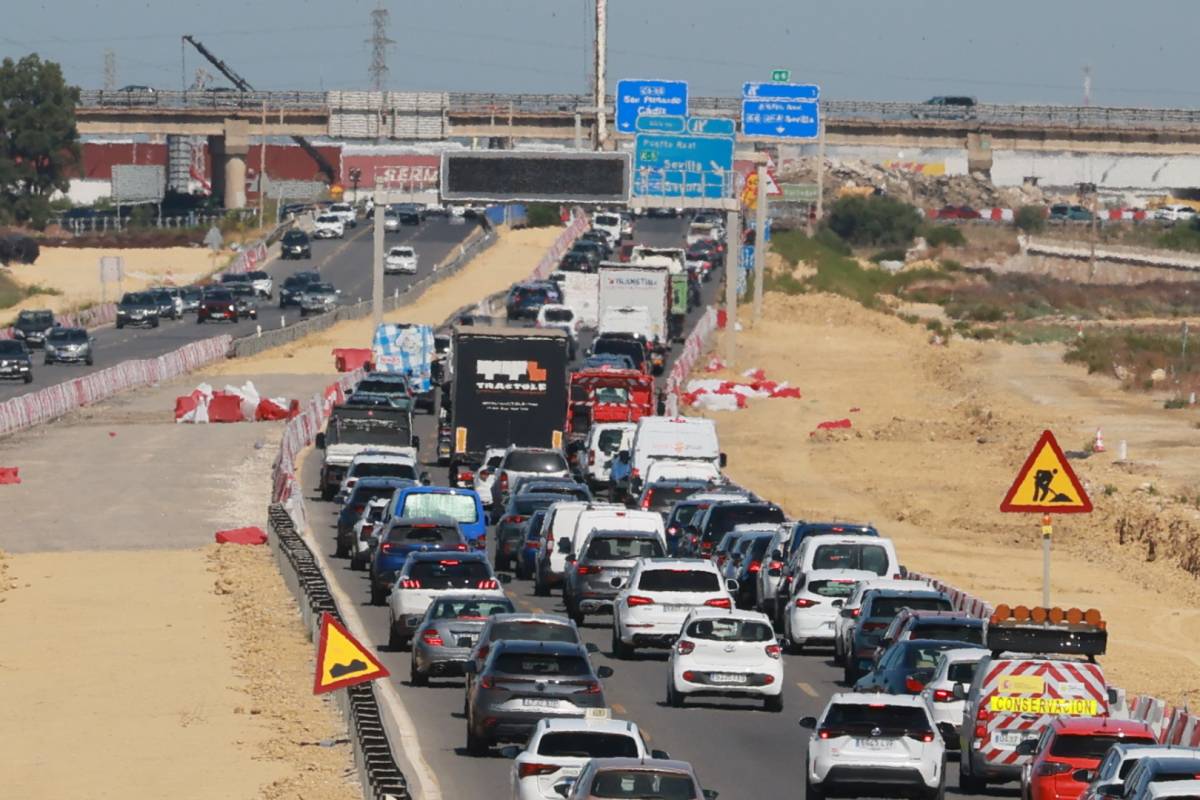 Retenciones tráfico operación retorno tres caminos chiclana 