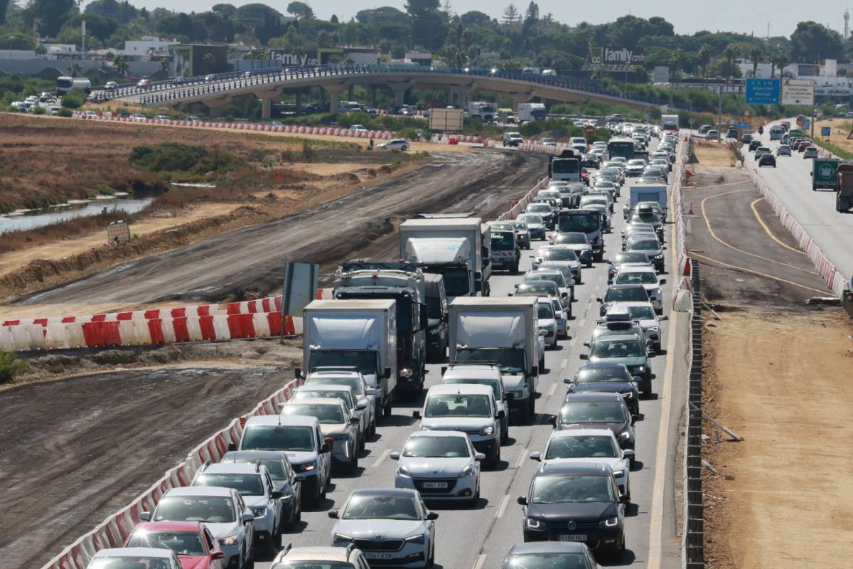 Retenciones tráfico operación retorno tres caminos chiclana 