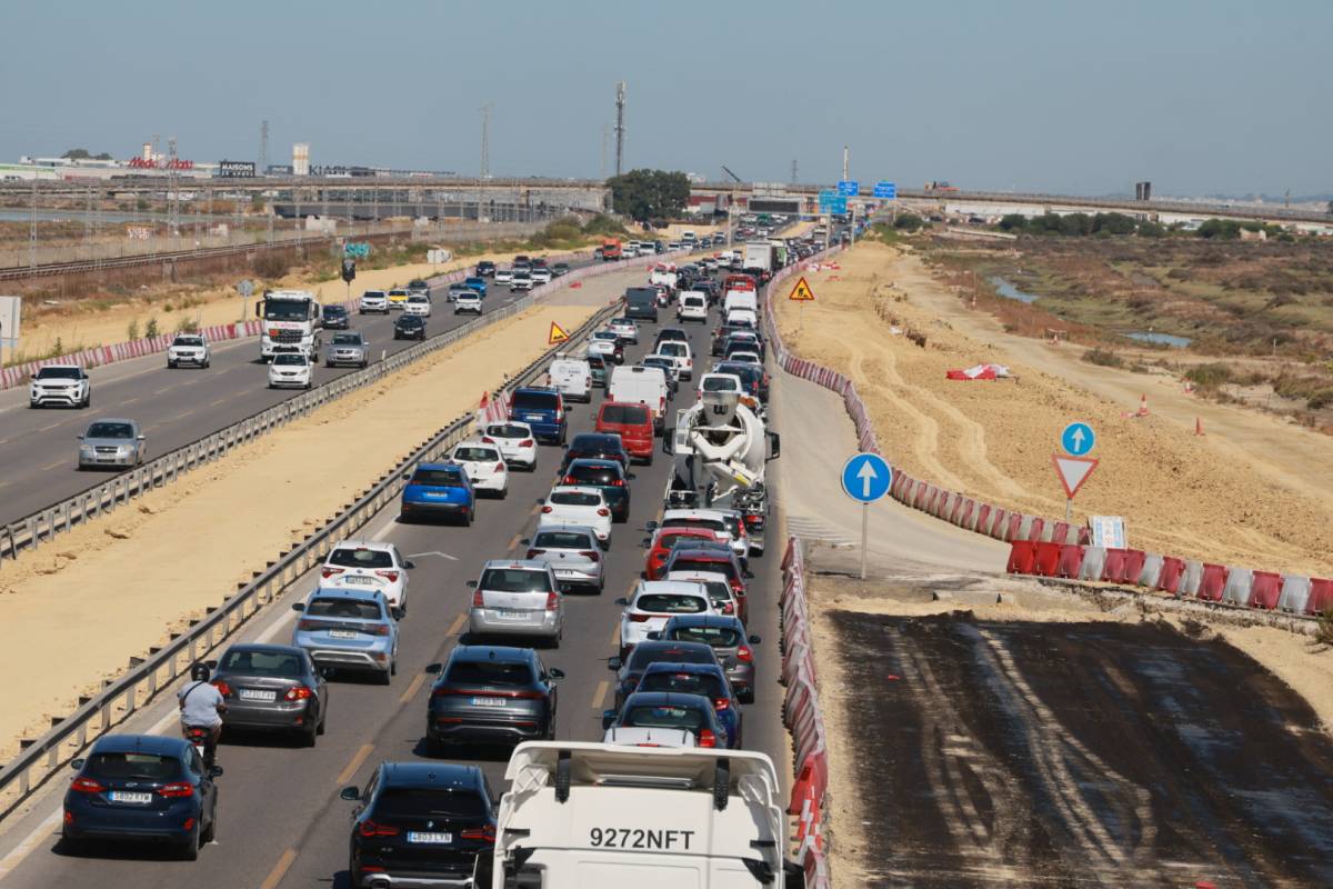 Retenciones tráfico operación retorno tres caminos chiclana 