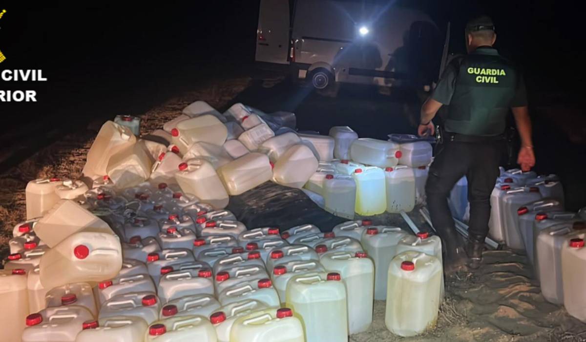 Gran operación contra los narcos en El Palmar y Los Caños de Meca en pleno agosto 'turístico': 18.875 litros, embarcaciones y furgonetas