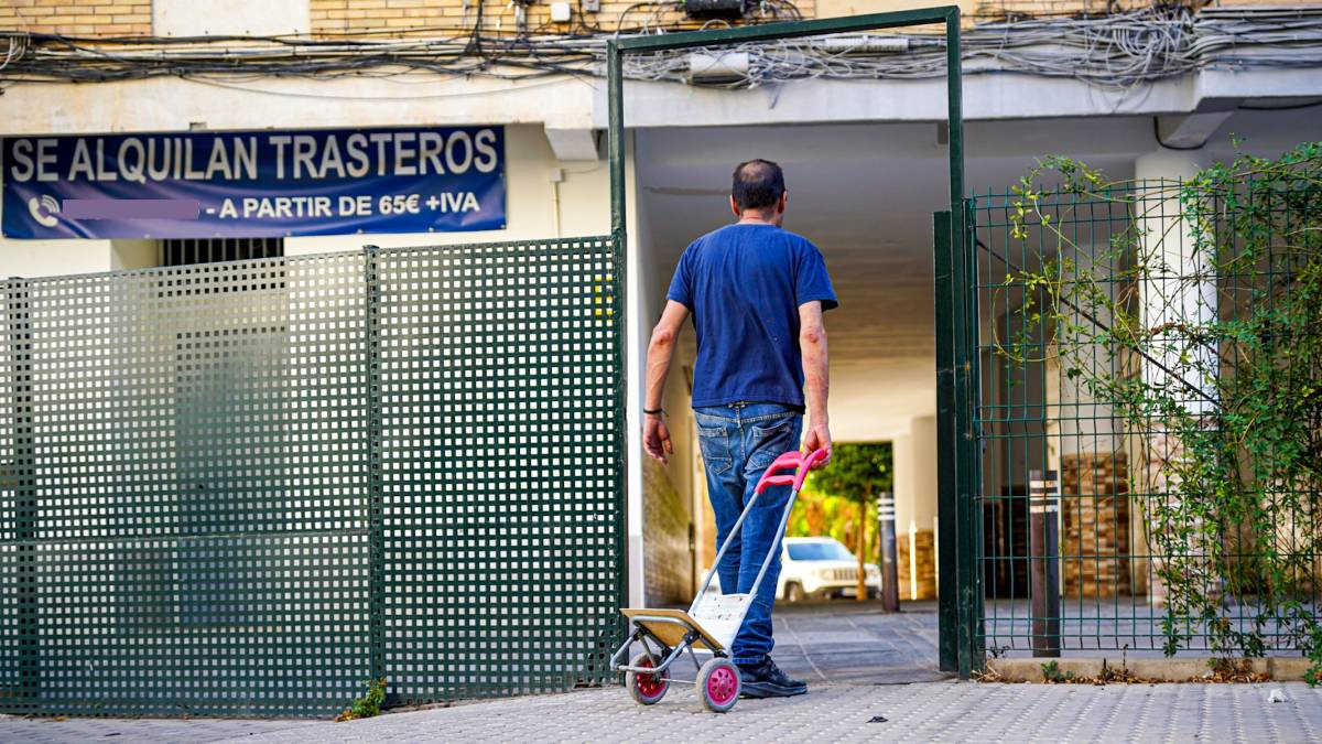Triana, en shock tras la muerte de Marta, la vecina que dormía en un trastero: de los corrales de vecinos a vivir en 6 metros cuadrados