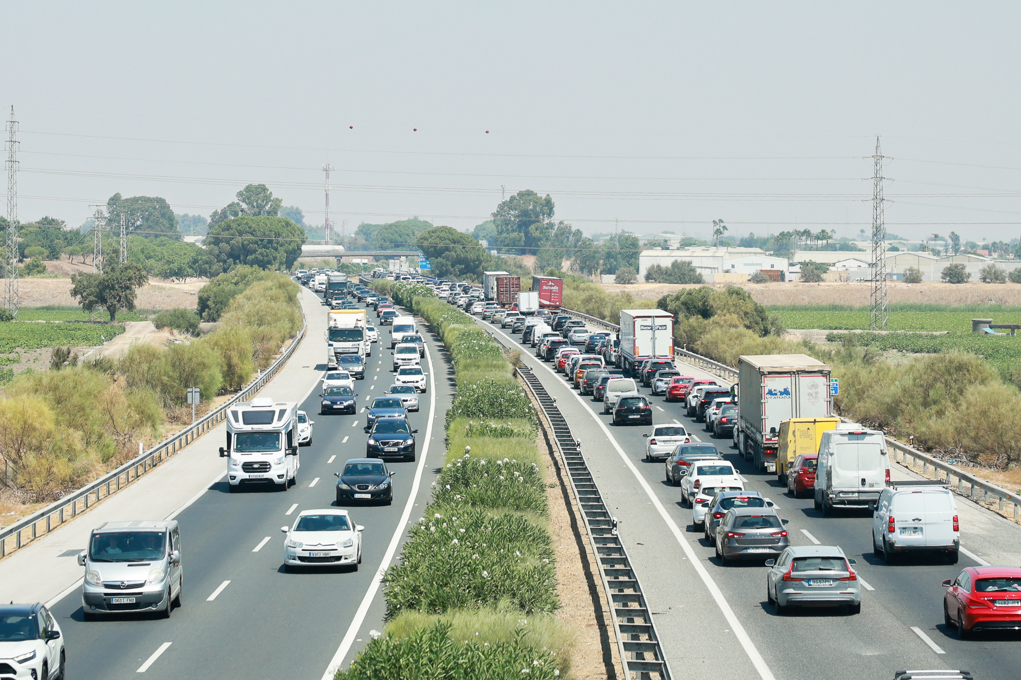 La DGT impone cambios al volante desde octubre: así que habrá que colocarse en los atascos