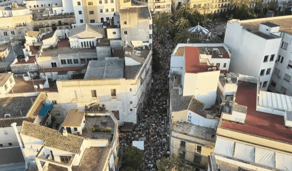 La histórica concentración en Jerez por Ceuta, a vista de dron: unas 10.000 personas según la Policía