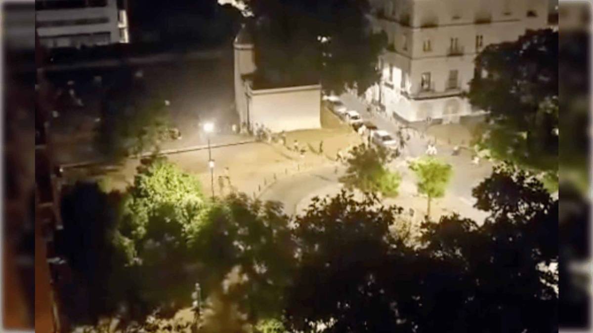 Estampida de madrugada de decenas de jóvenes en el Sector Sur de Sevilla: "Va a pasar algo cualquier día"