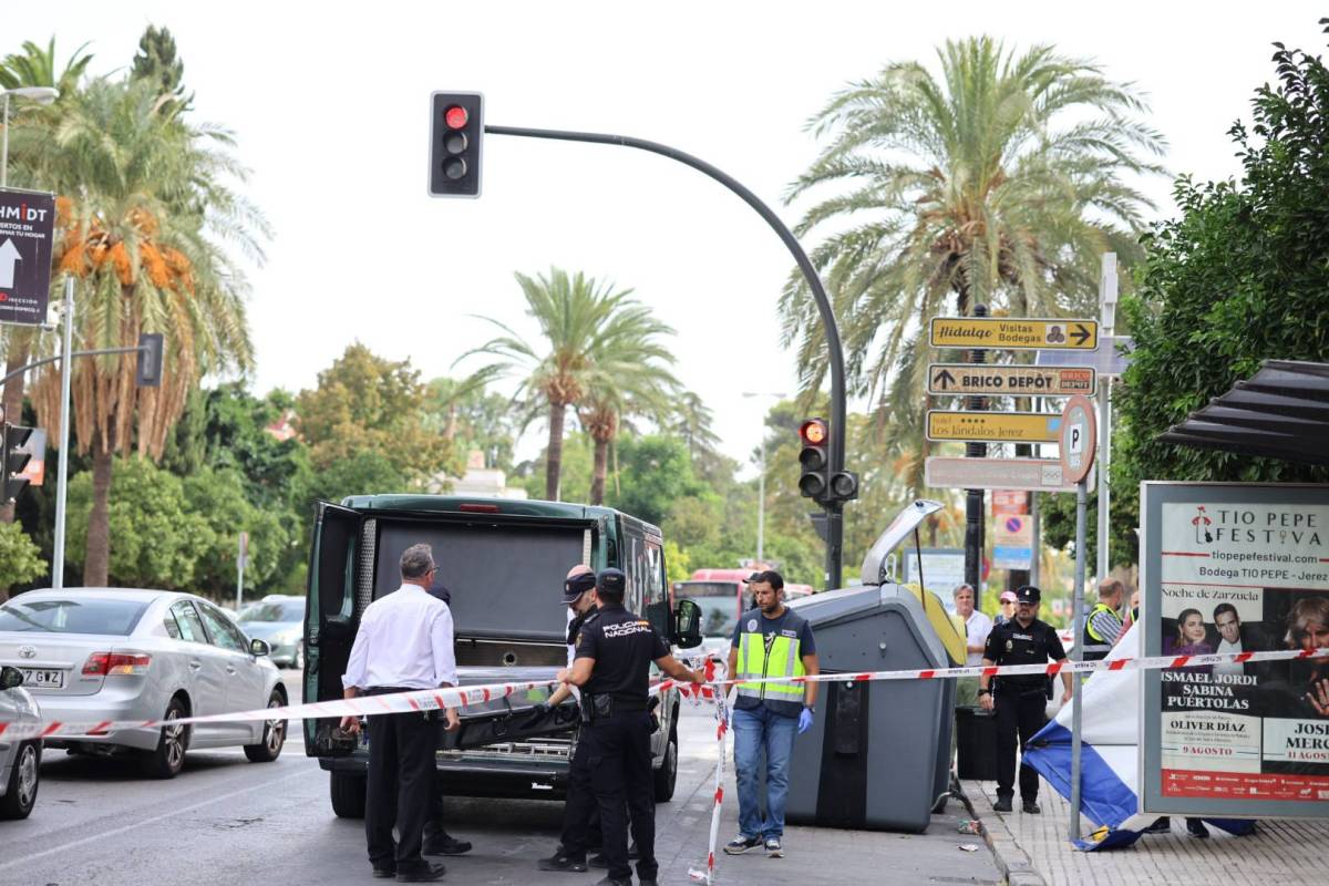 Un cadáver a la hora del desayuno en Jerez: "El pobre llegó hasta aquí con la cara descompuesta"