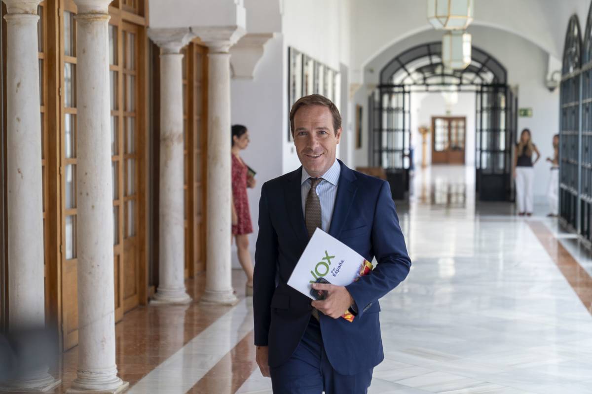 Vox carga contra Montero tras defender el modelo de financiación que diseñó como ministra: "Es la testaferro de Sánchez en Andalucía"