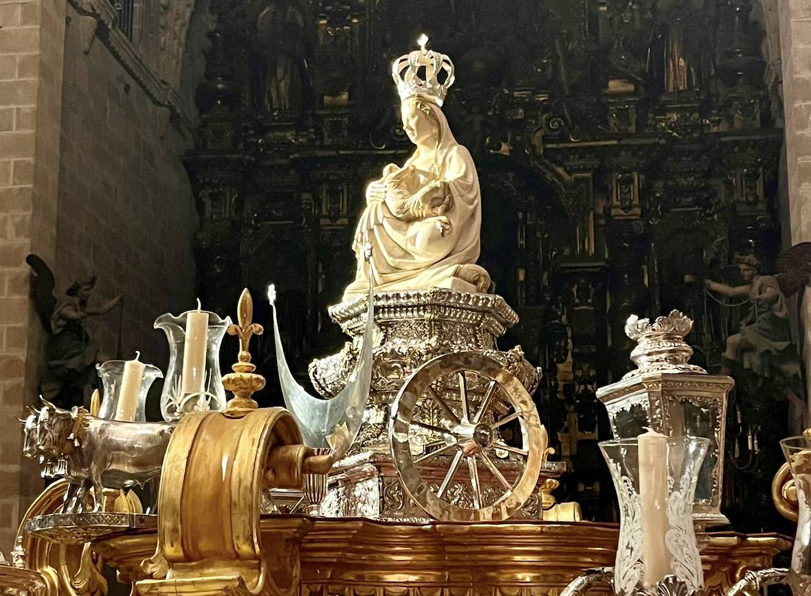 La Virgen de Consolación de Jerez saldrá este sábado con su histórico manto restaurado y nuevas andas
