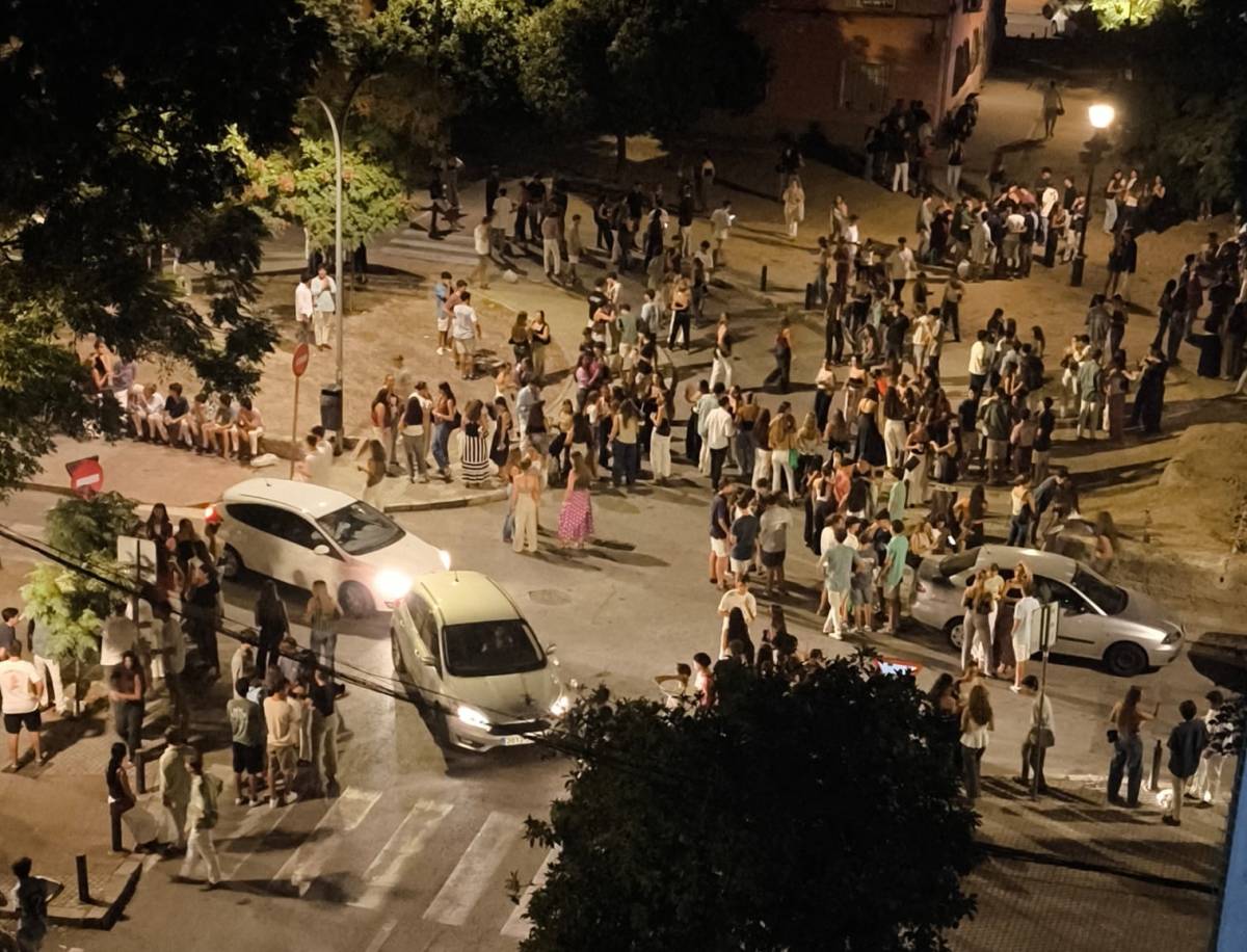 El botellón: treinta años de un problema que Sevilla nunca terminó de resolver