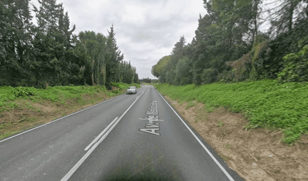 Encuentran muerto a un hombre junto a una motocicleta en una cuneta de Jerez