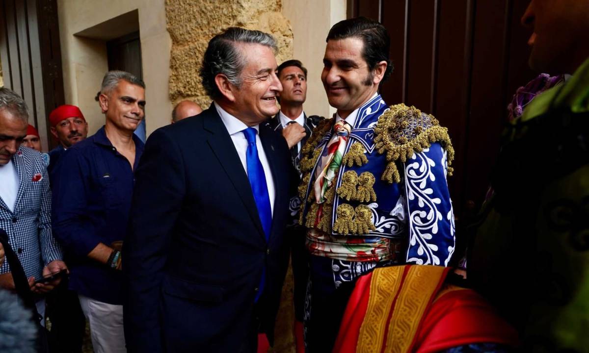 Morante de la Puebla junto a Antonio Sanz en La Goyesca de Ronda - Morante de la Puebla junto a Antonio Sanz en La Goyesca de Ronda