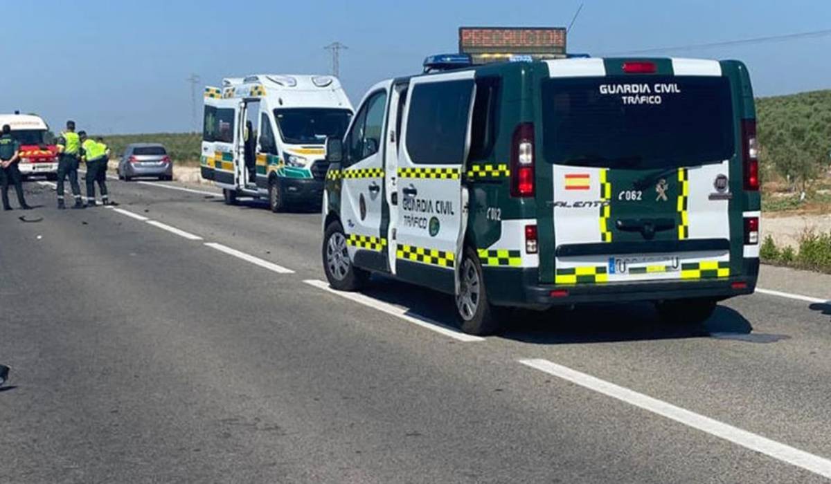 Muere un joven de 23 años tras salirse de la vía en una carretera de la provincia de Sevilla