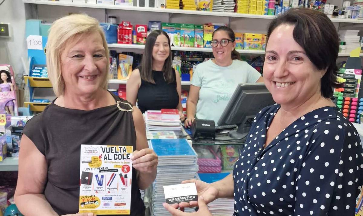 Vuelta al cole en Jerez: las papelerías de barrio esperan recuperar el movimiento "con mucha ilusión"