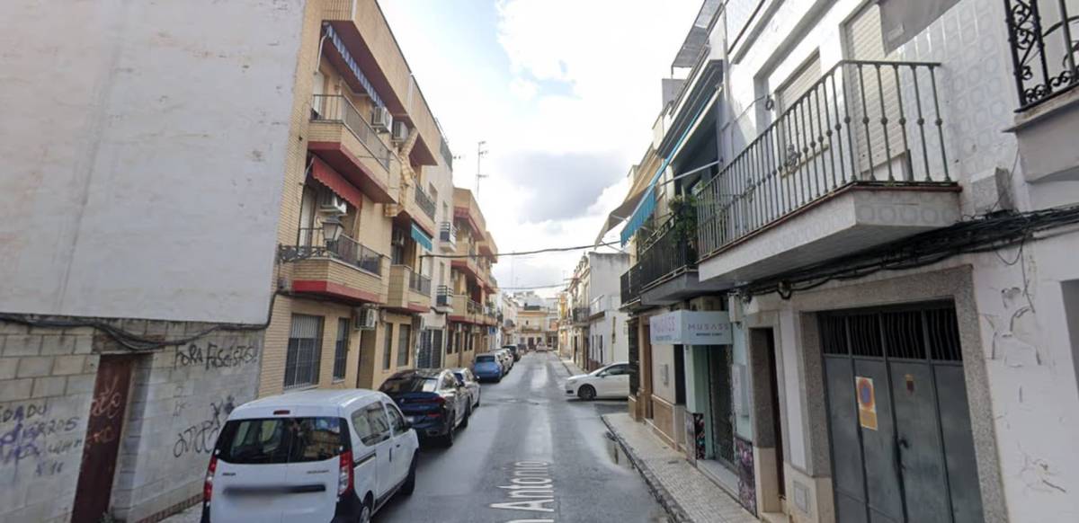 Una peluquera de Sevilla deja de pagar el alquiler, destroza el local y logra una rebaja de la multa por la lentitud de la Justicia