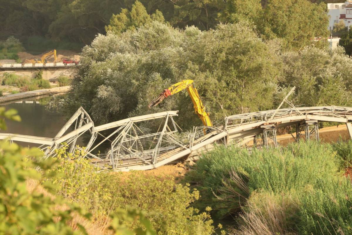 Demolición del Puente de San Miguel en Arcos.