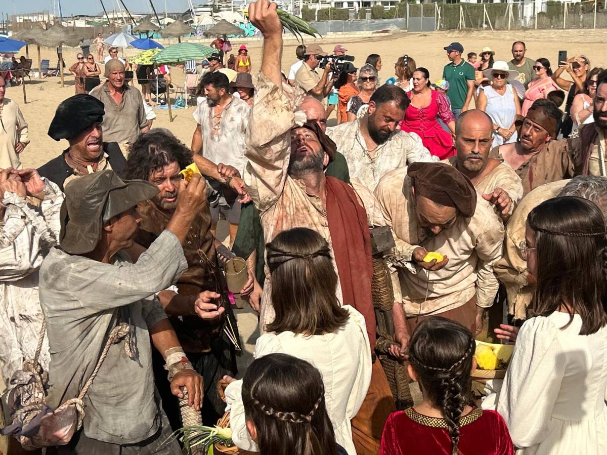 Fin de semana multitudinario en Sanlúcar: desembarco histórico de marineros y cientos de figurantes