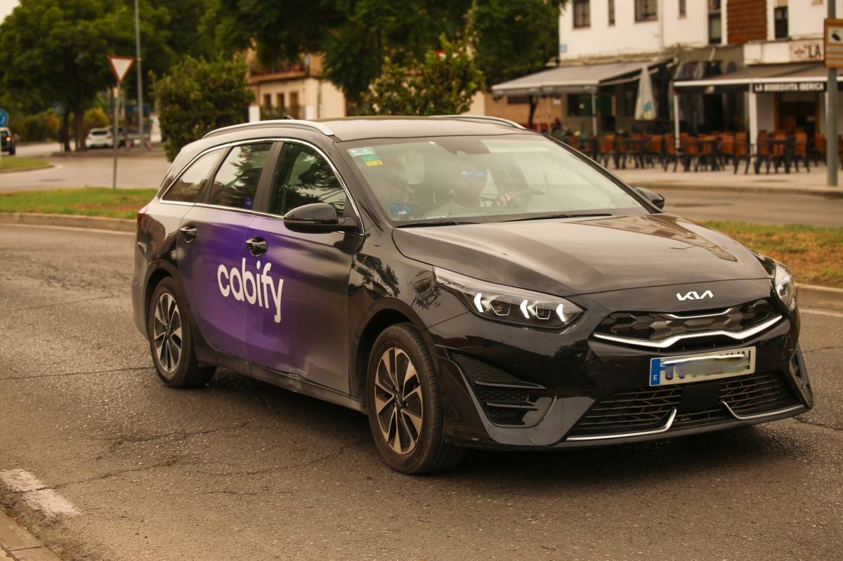 'Bye bye de Cabify' en Jerez y El Puerto nada más acabar la temporada turística: los VTC se van pero quieren volver en días puntuales