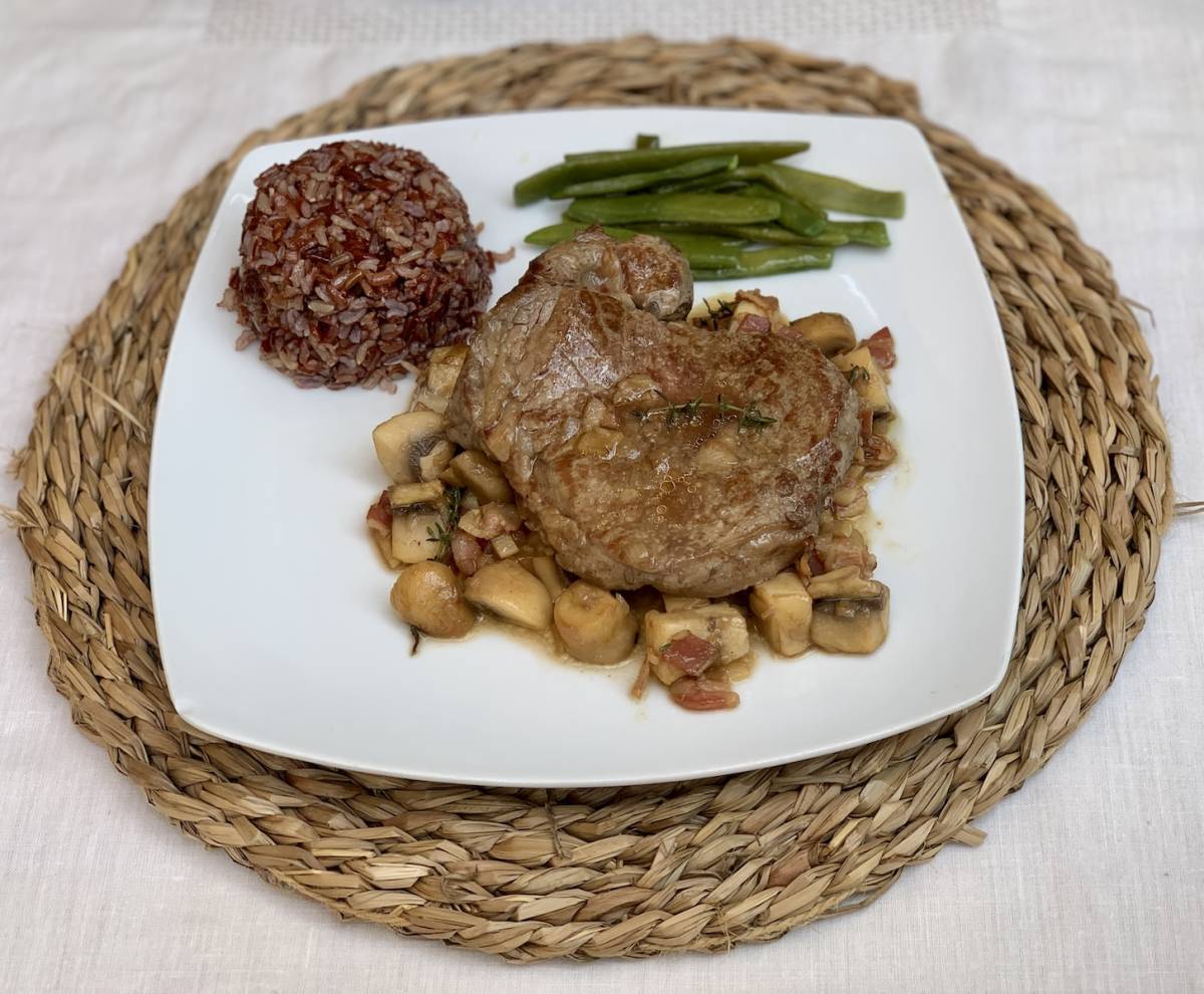 Medallones de ternera de La Janda a la Tintilla de Rota, una receta con sabor a Cádiz