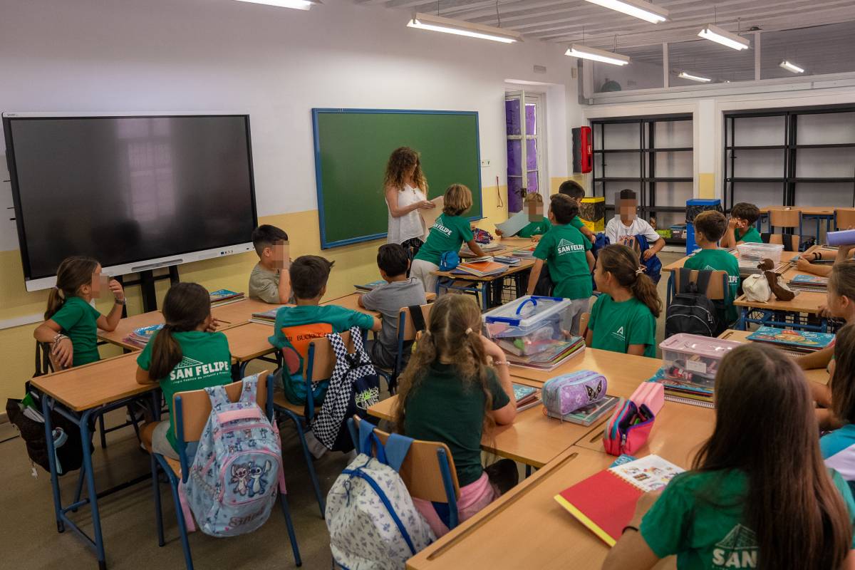 Hasta 35 alumnos por clase y más de 2.700 aulas públicas eliminadas: la denuncia que hace Ustea en Andalucía 
