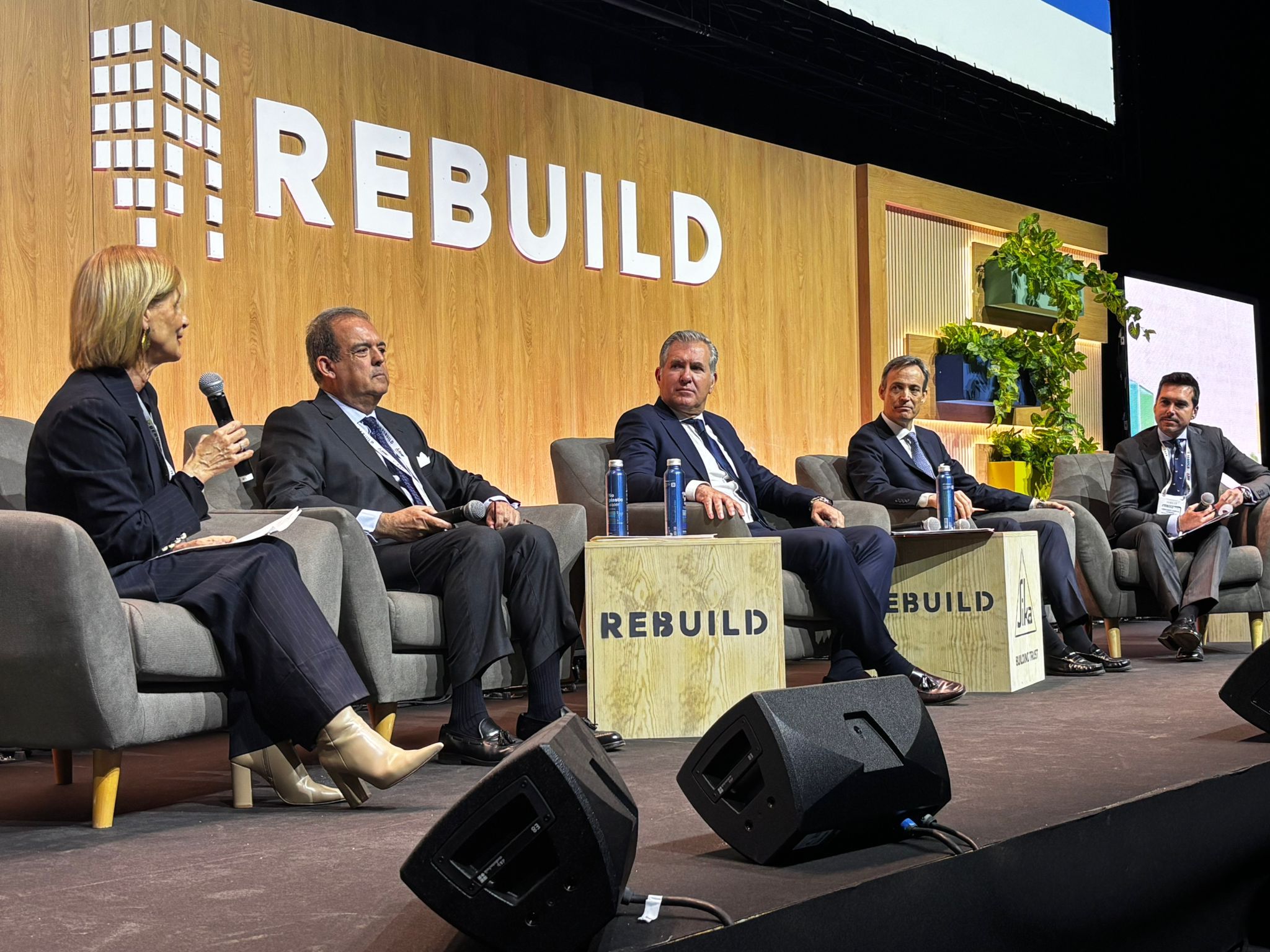 La alcaldesa de Jerez participa junto a promotores y constructores de la ciudad en una de las mesas de la Feria Rebuild, que se celebra en Ifema hasta este jueves. - 